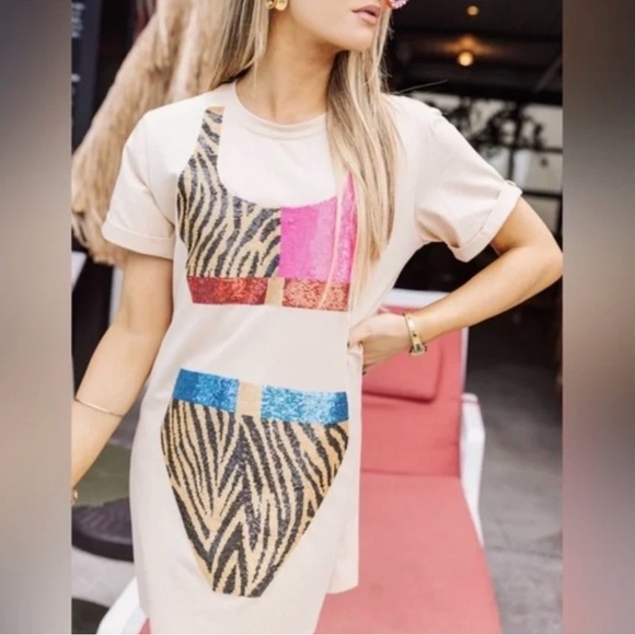 QUEEN OF SPARKLES Other - Queen of Sparkles Colorblock Tiger Bikini Coverup.